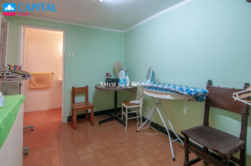 Parduodamas namas Calle Suiza, 6 , 566.00 kv.m ploto,  Floors 46