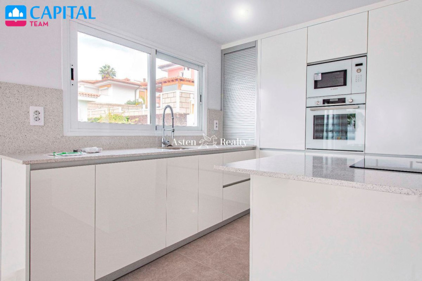Parduodamas namas Calle Aldaba, 264 , 300.00 kv.m ploto,  Floors 12