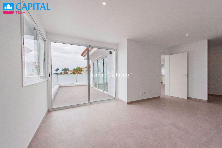 Parduodamas namas Calle Aldaba, 264 , 300.00 kv.m ploto,  Floors 19