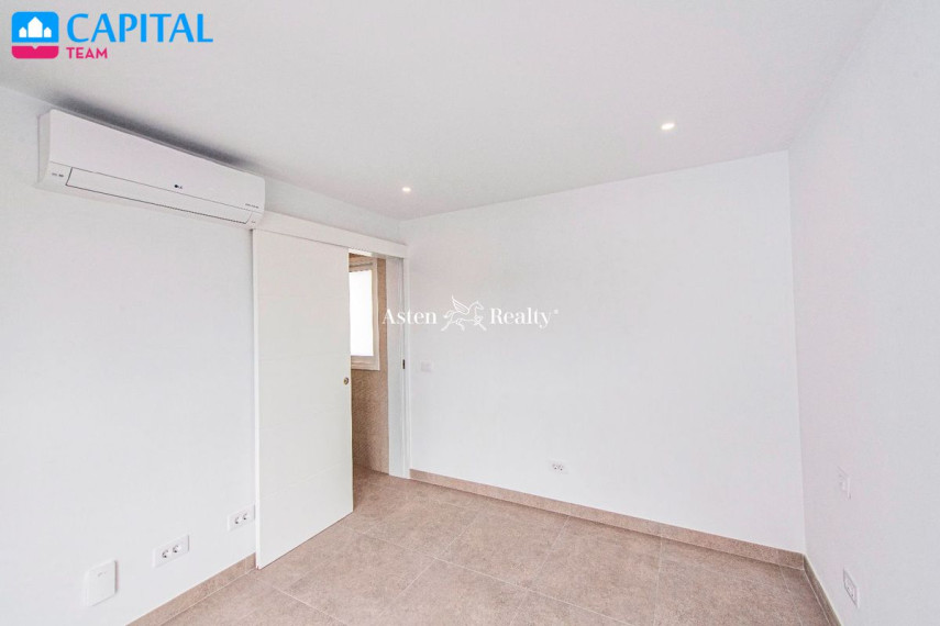 Parduodamas namas Calle Aldaba, 264 , 300.00 kv.m ploto,  Floors 36