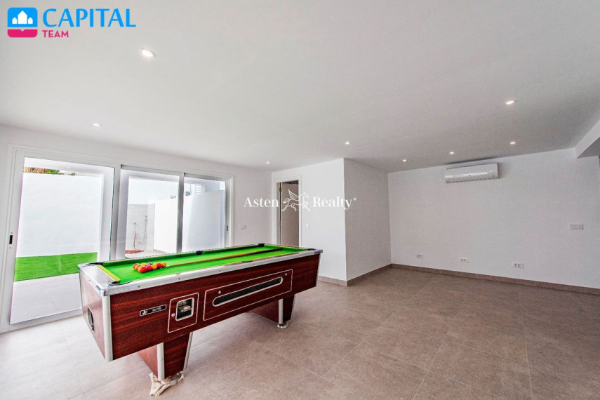 Parduodamas namas Calle Aldaba, 264 , 300.00 kv.m ploto,  Floors 42