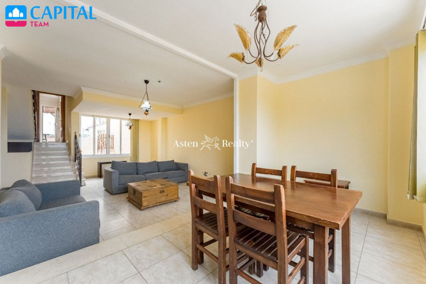 Parduodamas namas Calle Armiche, 94 , 274.00 kv.m ploto,  Floors 7