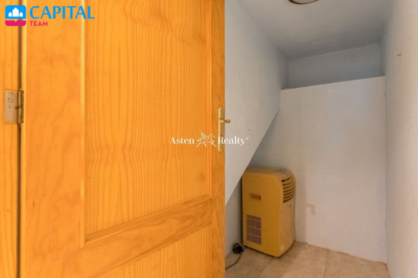 Parduodamas namas Calle Armiche, 94 , 274.00 kv.m ploto,  Floors 12