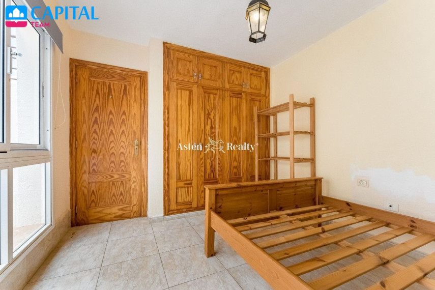Parduodamas namas Calle Armiche, 94 , 274.00 kv.m ploto,  Floors 37