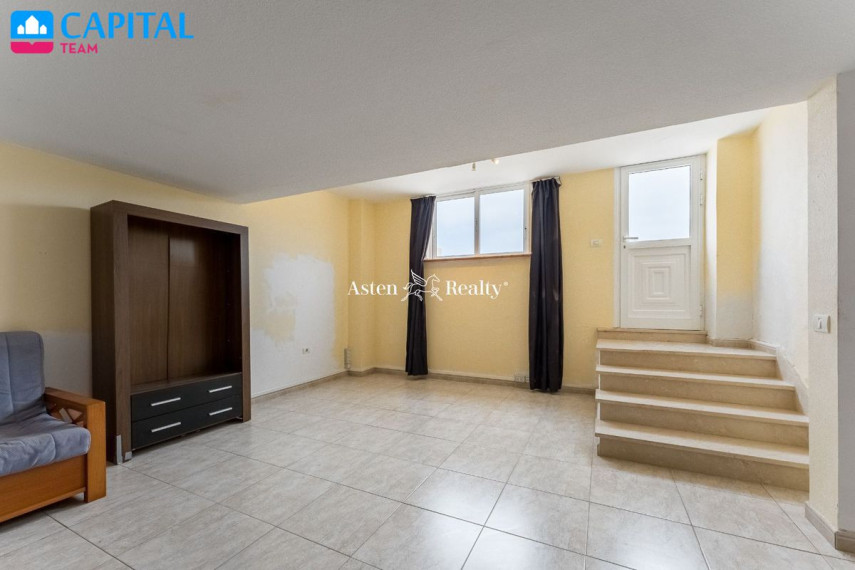 Parduodamas namas Calle Armiche, 94 , 274.00 kv.m ploto,  Floors 48