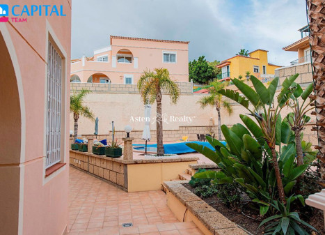 Parduodamas namas Calle Tahona, 1 , 245.00 kv.m ploto,  Floors