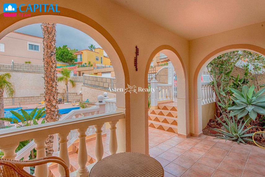 Parduodamas namas Calle Tahona, 1 , 245.00 kv.m ploto,  Floors 3