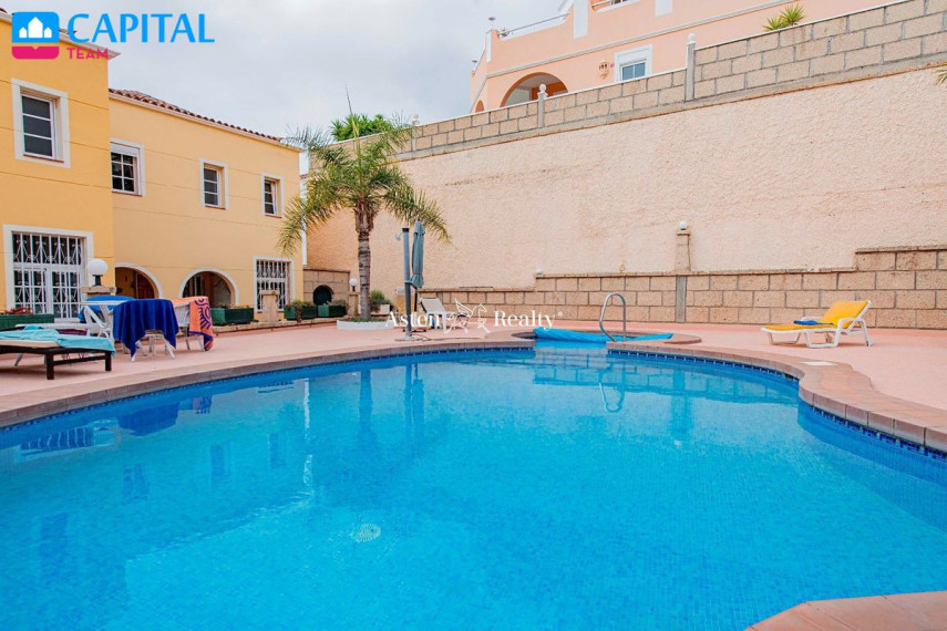 Parduodamas namas Calle Tahona, 1 , 245.00 kv.m ploto,  Floors 4