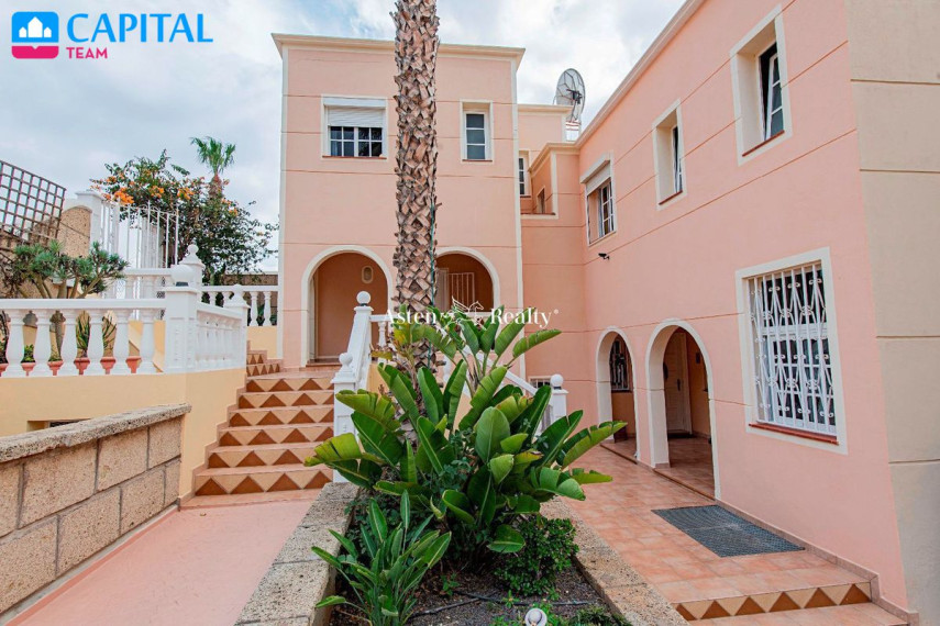 Parduodamas namas Calle Tahona, 1 , 245.00 kv.m ploto,  Floors 6