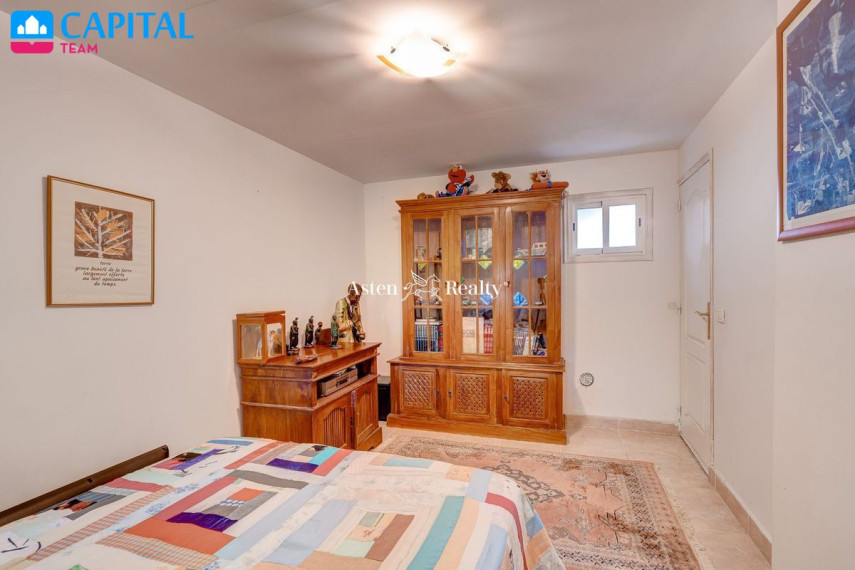 Parduodamas namas Calle de Alemania, 2-10 , 290.00 kv.m ploto,  Floors 23