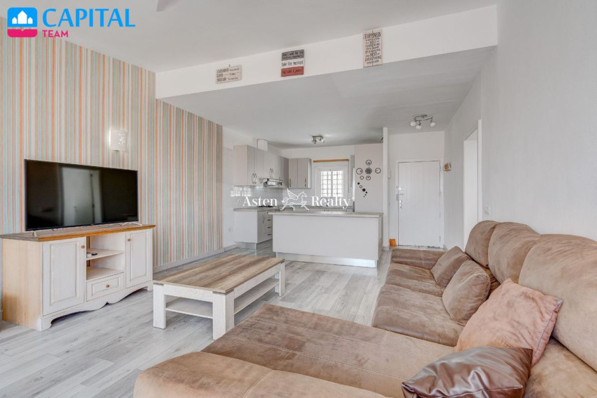 Parduodamas namas Calle Andorra, 1 , 150.00 kv.m ploto,  Floors 3