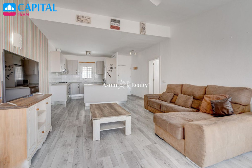 Parduodamas namas Calle Andorra, 1 , 150.00 kv.m ploto,  Floors 4