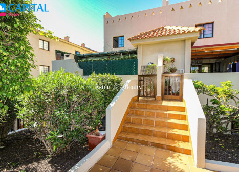 Parduodamas namas Calle Oasis, 11 , 233.00 kv.m ploto,  Floors