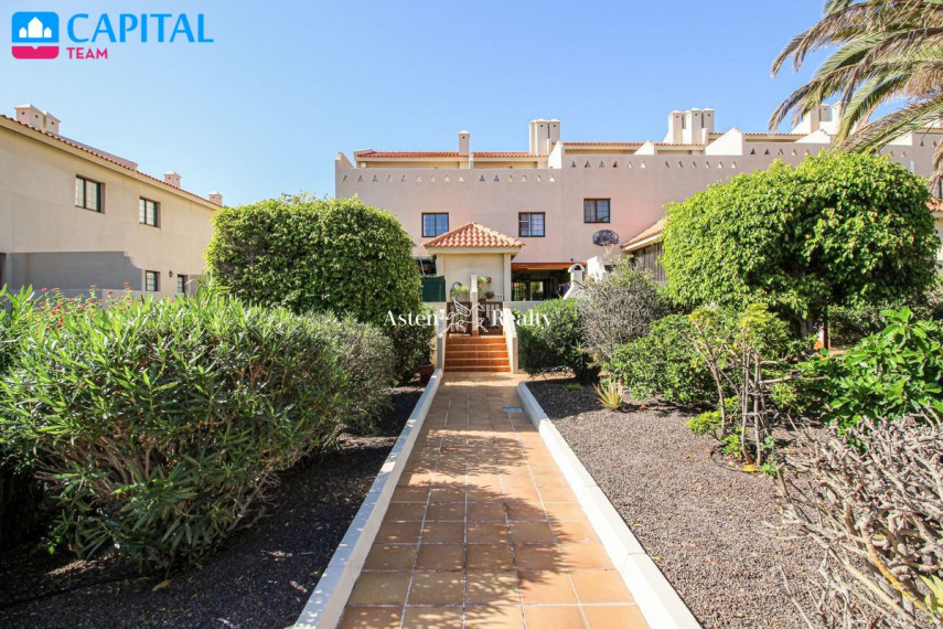 Parduodamas namas Calle Oasis, 11 , 233.00 kv.m ploto,  Floors 2