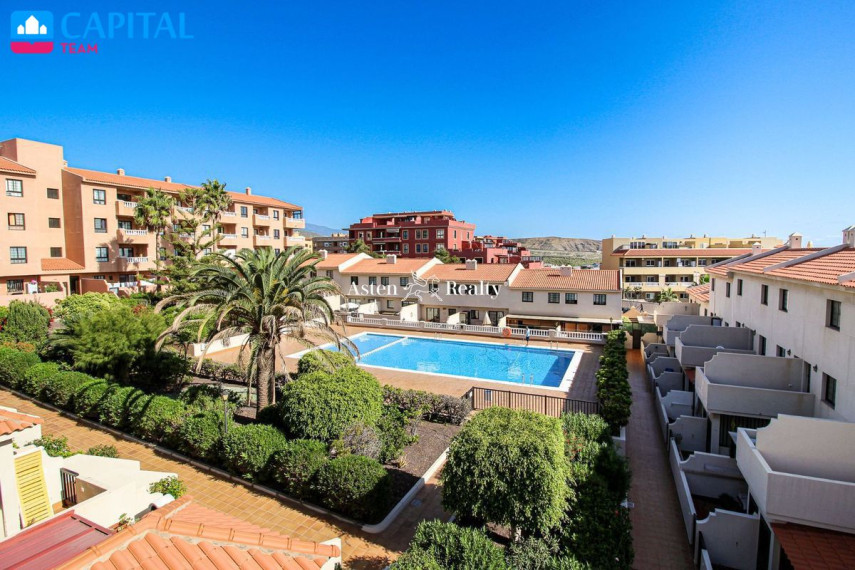 Parduodamas namas Calle Oasis, 11 , 233.00 kv.m ploto,  Floors 24