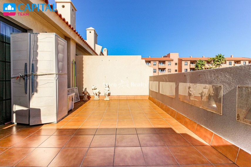 Parduodamas namas Calle Oasis, 11 , 233.00 kv.m ploto,  Floors 25