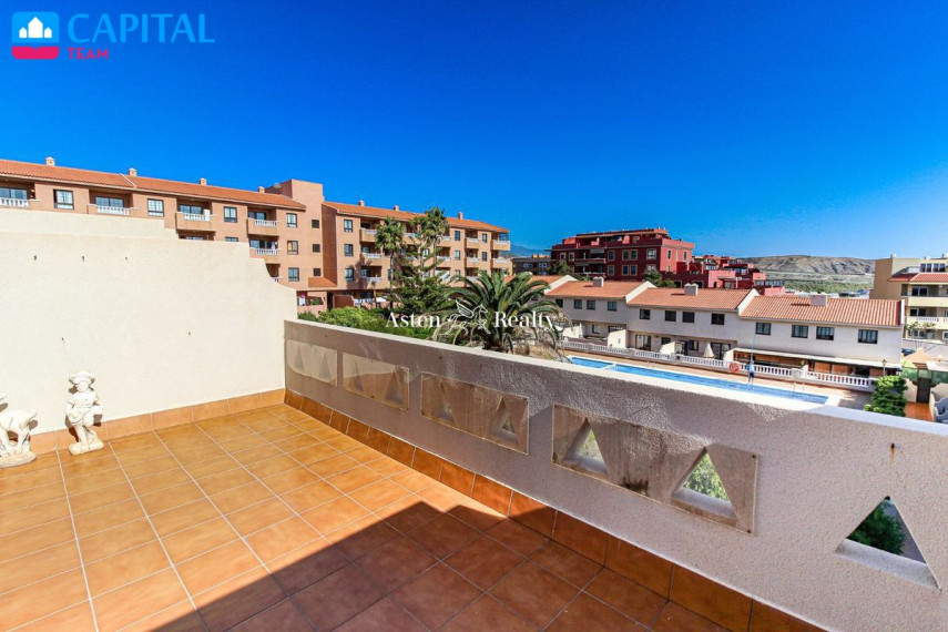Parduodamas namas Calle Oasis, 11 , 233.00 kv.m ploto,  Floors 26