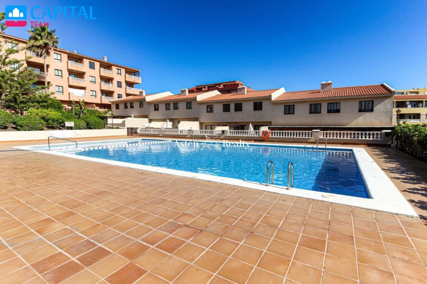 Parduodamas namas Calle Oasis, 11 , 233.00 kv.m ploto,  Floors 27