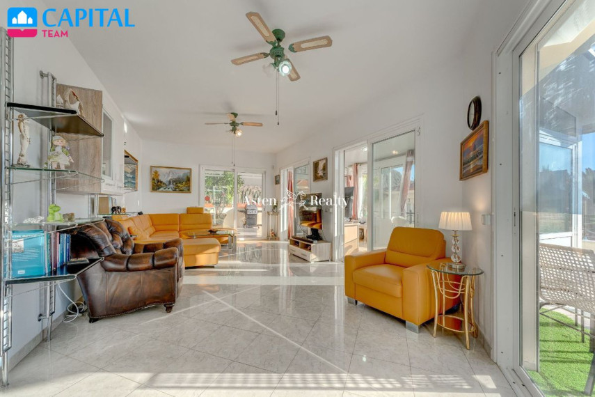 Parduodamas namas Calle La Carnada, 16 , 614.00 kv.m ploto,  Floors 16