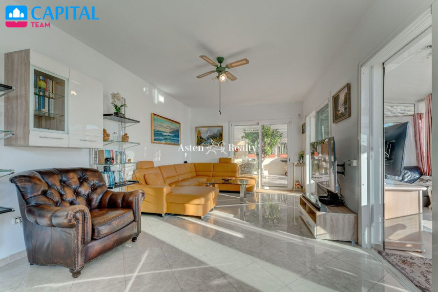 Parduodamas namas Calle La Carnada, 16 , 614.00 kv.m ploto,  Floors 17