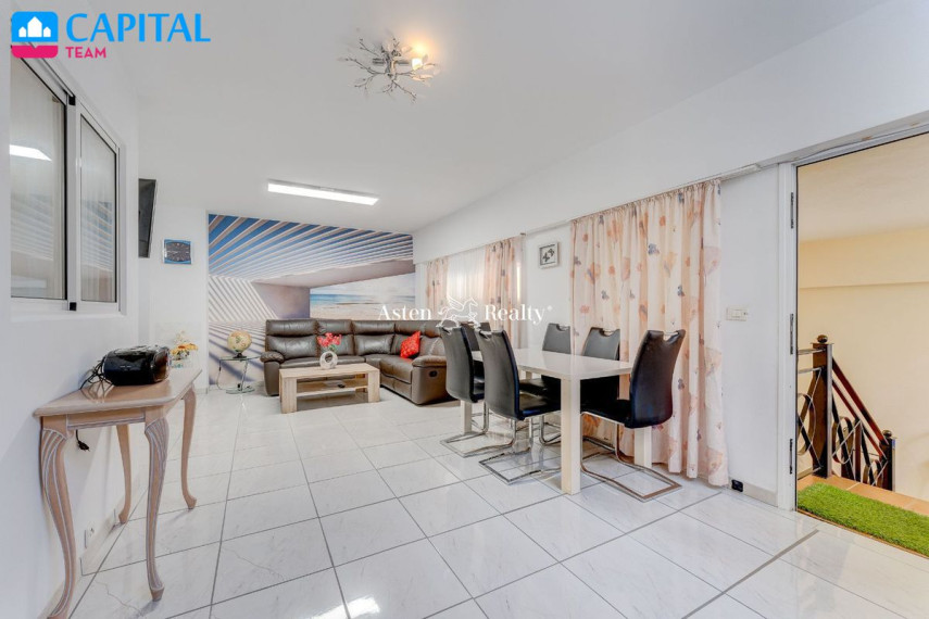 Parduodamas namas Calle La Carnada, 16 , 614.00 kv.m ploto,  Floors 39