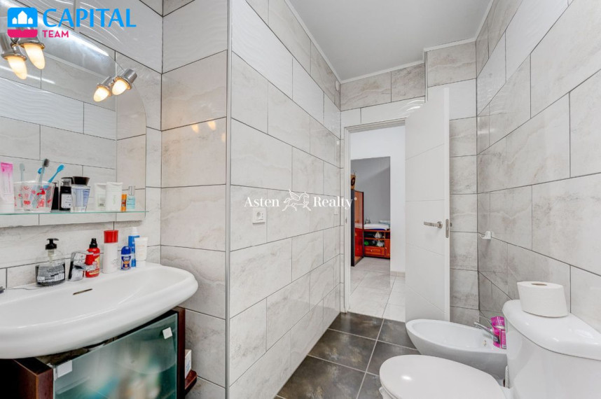 Parduodamas namas Calle La Carnada, 16 , 614.00 kv.m ploto,  Floors 46
