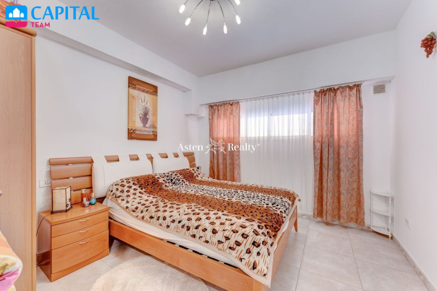 Parduodamas namas Calle La Carnada, 16 , 614.00 kv.m ploto,  Floors 49