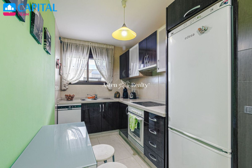 Parduodamas namas Calle Envolvente, 2 , 246.00 kv.m ploto,  Floors 12