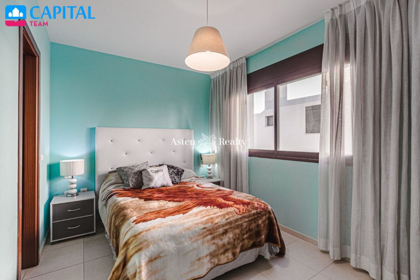Parduodamas namas Calle Envolvente, 2 , 246.00 kv.m ploto,  Floors 18