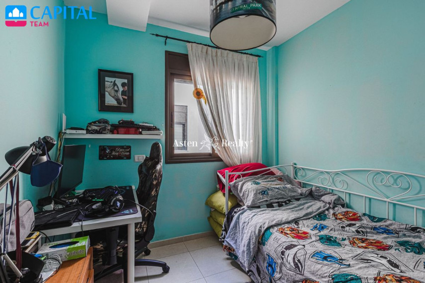 Parduodamas namas Calle Envolvente, 2 , 246.00 kv.m ploto,  Floors 22