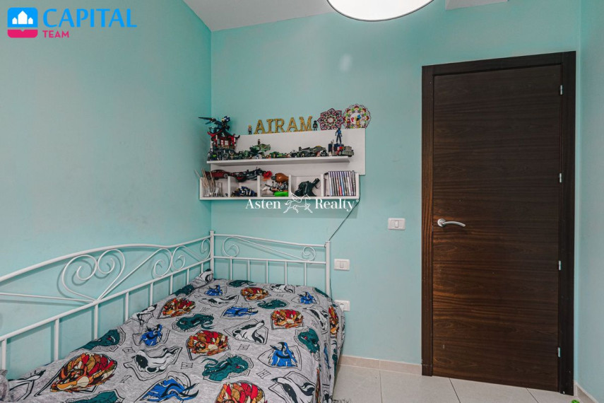 Parduodamas namas Calle Envolvente, 2 , 246.00 kv.m ploto,  Floors 23