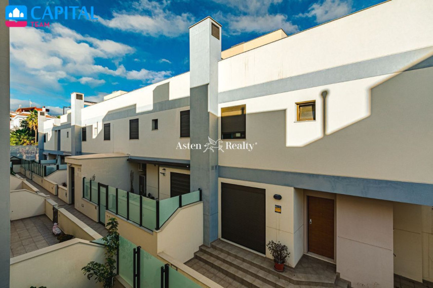 Parduodamas namas Calle Envolvente, 2 , 246.00 kv.m ploto,  Floors 32