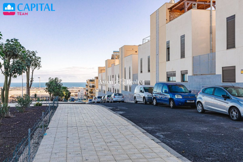 Parduodamas namas Calle Envolvente, 2 , 246.00 kv.m ploto,  Floors 37