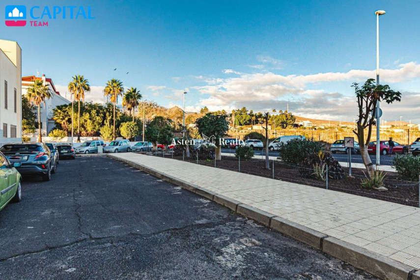 Parduodamas namas Calle Envolvente, 2 , 246.00 kv.m ploto,  Floors 40