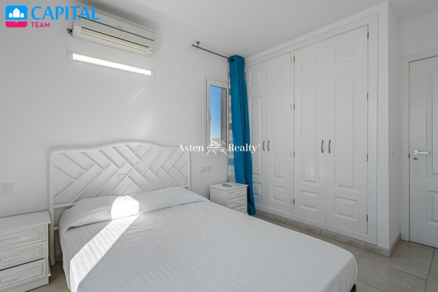 Parduodamas namas Calle El Almendro, 17 , 233.00 kv.m ploto,  Floors 45