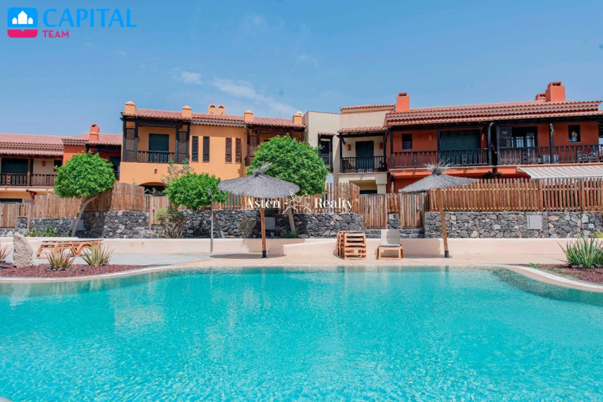Parduodamas namas Calle Trasera de San Blas, 101 , 180.00 kv.m ploto,  Floors 3