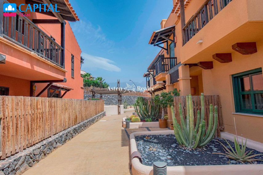 Parduodamas namas Calle Trasera de San Blas, 101 , 180.00 kv.m ploto,  Floors 4