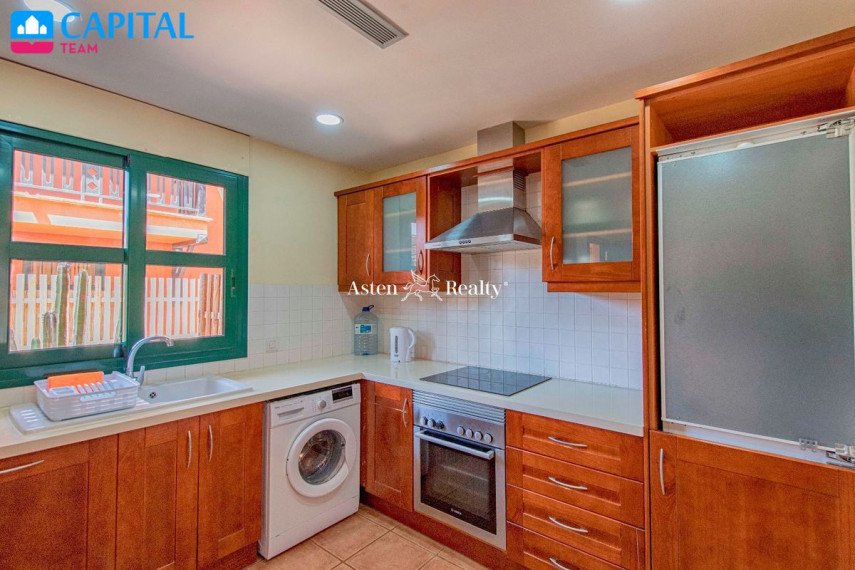 Parduodamas namas Calle Trasera de San Blas, 101 , 180.00 kv.m ploto,  Floors 14