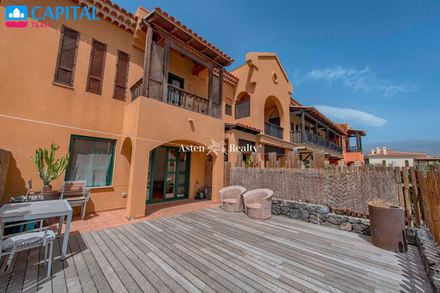 Parduodamas namas Calle Trasera de San Blas, 101 , 180.00 kv.m ploto,  Floors 19