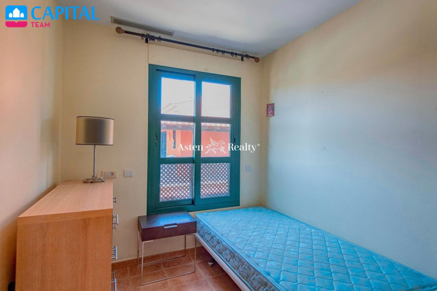Parduodamas namas Calle Trasera de San Blas, 101 , 180.00 kv.m ploto,  Floors 24