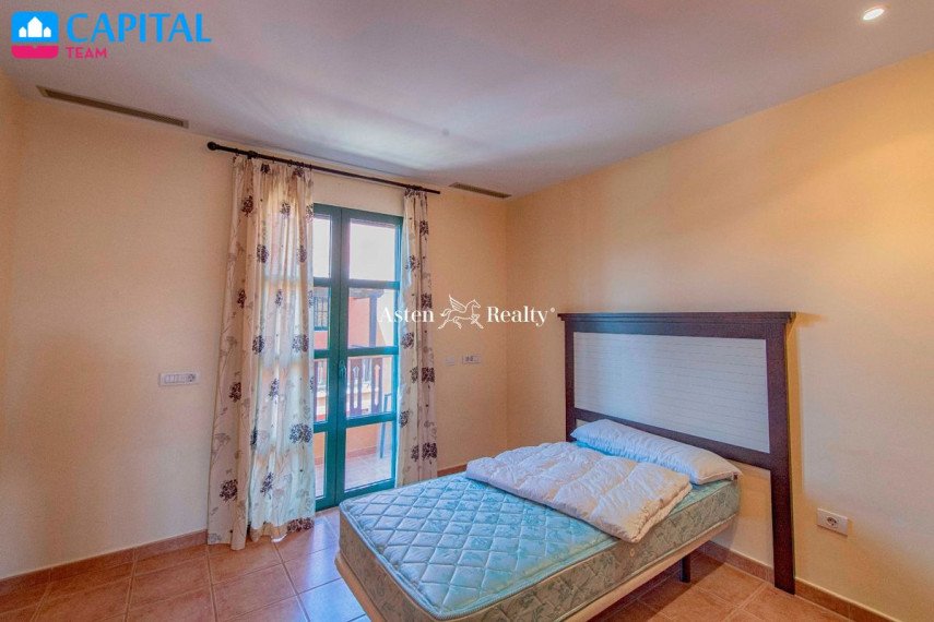 Parduodamas namas Calle Trasera de San Blas, 101 , 180.00 kv.m ploto,  Floors 25