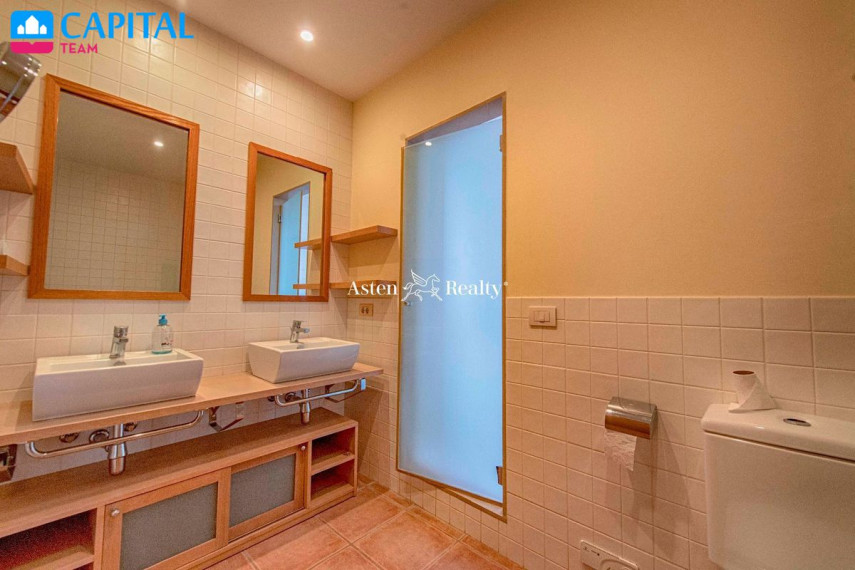 Parduodamas namas Calle Trasera de San Blas, 101 , 180.00 kv.m ploto,  Floors 36