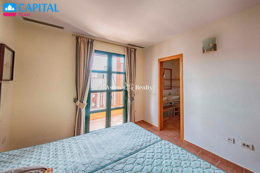 Parduodamas namas Calle Trasera de San Blas, 101 , 180.00 kv.m ploto,  Floors 37