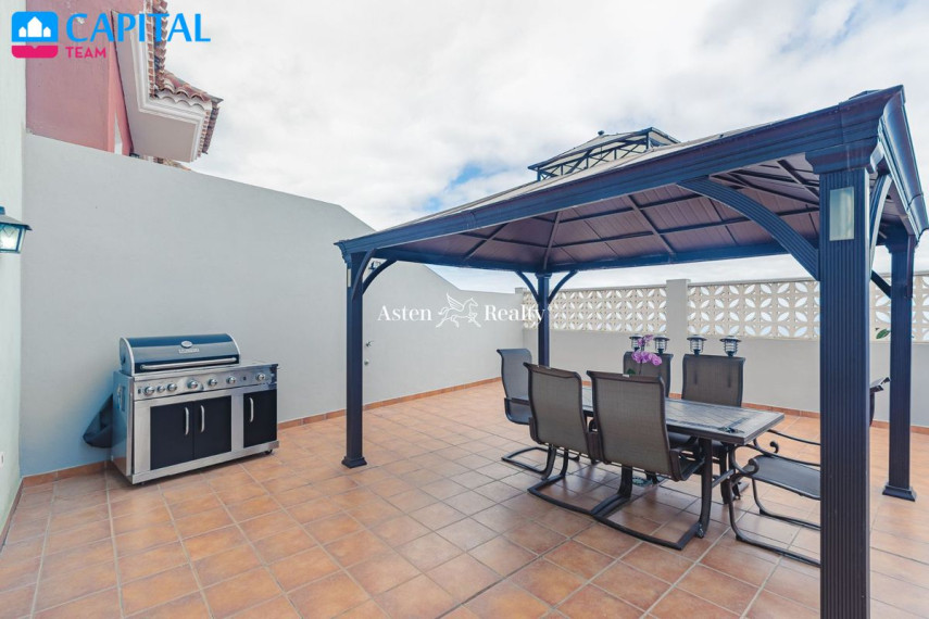 Parduodamas namas Calle los Afligidos, 11A , 281.00 kv.m ploto,  Floors 3