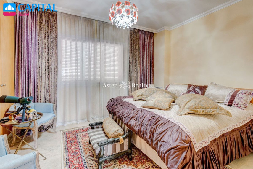 Parduodamas namas Calle Herrador, 17 , 179.00 kv.m ploto,  Floors 21