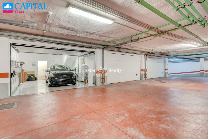 Parduodamas namas Calle Herrador, 17 , 179.00 kv.m ploto,  Floors 24