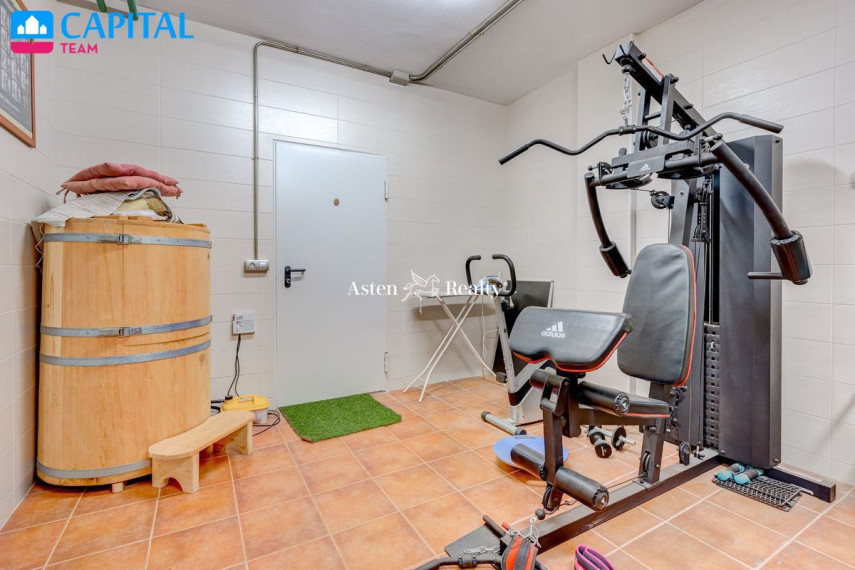 Parduodamas namas Calle Herrador, 17 , 179.00 kv.m ploto,  Floors 25