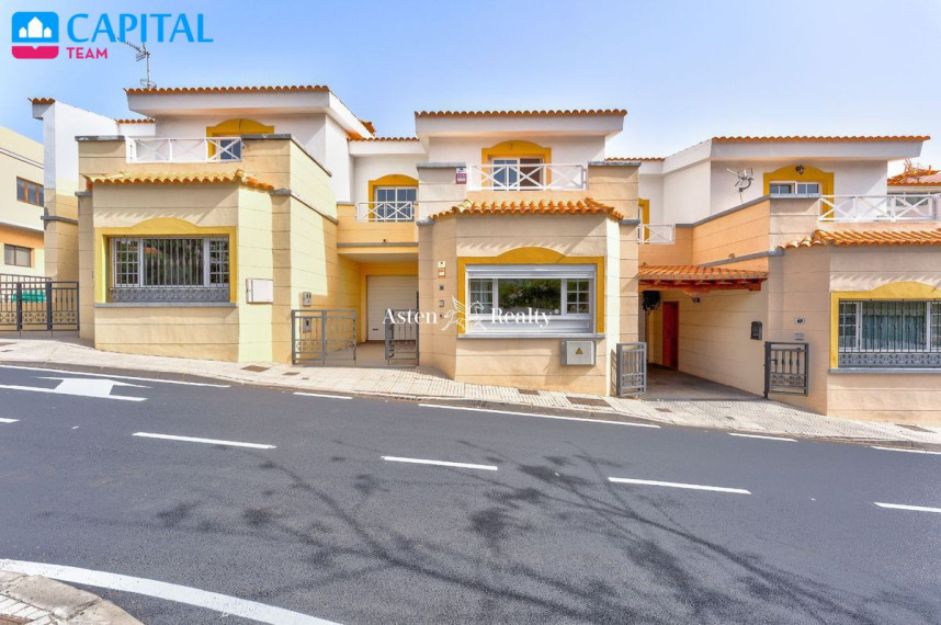 Parduodamas namas Calle de la Paloma , 211.00 kv.m ploto,  Floors 1