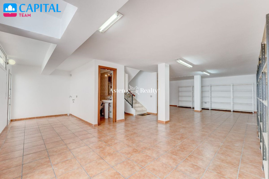 Parduodamas namas Calle de la Paloma , 211.00 kv.m ploto,  Floors 19
