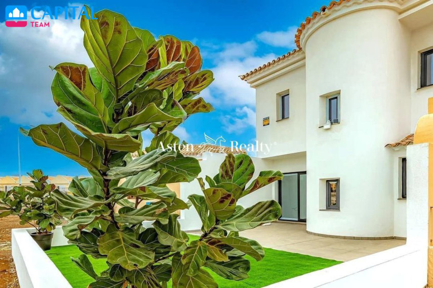 Parduodamas namas Lugar Golf del Sur, 64 , 112.00 kv.m ploto,  Floors 2